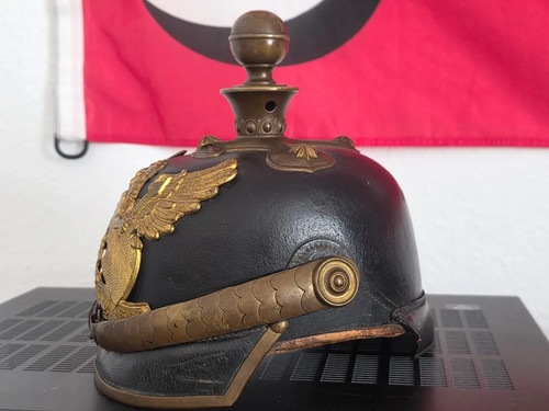 Wunderschöne pickelhaube - wunderschöne,