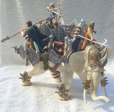 Schleich - 70063 - Der mächtige Kampfelefant mit Aufsatz + 3 Kämpfer