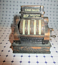 Kleine Kasse mit Schublade zum Öffnen und Kurbel zum Drehen - Kaufmannsladen