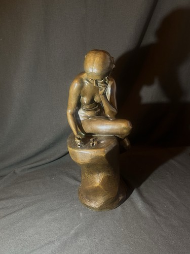 Bronze akt frau auf stein - akt,