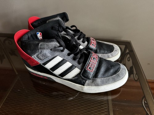 Vintage adidas men size 10 - adidas,