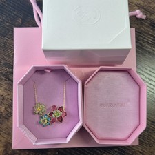 Swarovski Idyllie Anhänger goldfarben bunt Kristall Blumen + Box Tasche