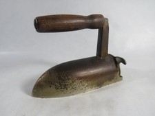 kleines antikes Bügeleisen