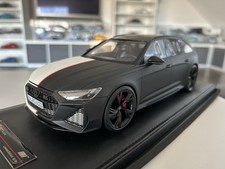 Audi RS6 Avant schwarz-weiß