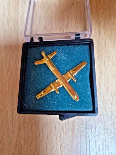 Airline pin crossair saab - --crossair, -saab