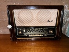 Radio Telefunken Opus 6 aus den 50er Jahren. Wahrscheinlich eine Röhre defekt.