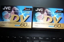 Zweimal 3x JVC Mini DV