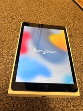 Apple iPad 9. Gen 64GB, Wi-Fi, 10,2 Zoll-Grau-Gebraucht mit Apple Pen