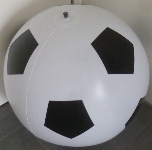 Riesiger fußball wasserball - riesiger, fußball-wasserball