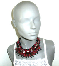 Zara Halskette Statement Schmuck schwarz/rot gestempelt / signiert Nr.597