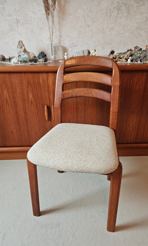 Zwei teakholz stühle von - zwei, teakholz-stühle
