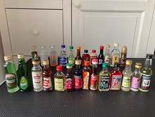 Sammlungsauflösung: 140 volle ältere Spirituosen Miniaturflaschen