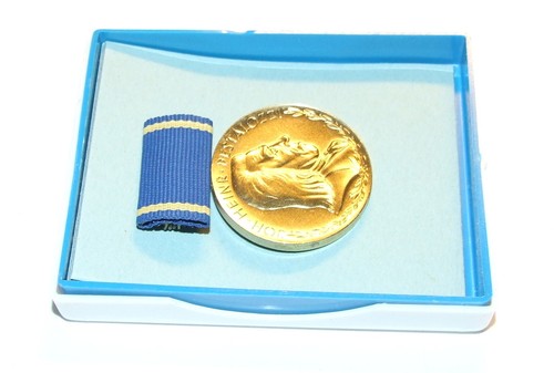 Ddr pestalozzi medaille in - ddr,