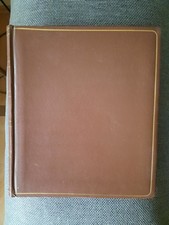 Sammelalbum dunkelbraun mit Streichholzetiketten beklebt voll