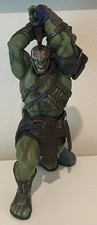 GENTLE GIANT STATUE HULK