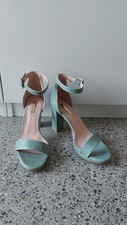Mintgrüne High Heels in