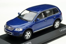VW Touareg V10 TDI Typ 7L Bj. 2002-2006, blaumetallic, Minichamps im M. 1:43