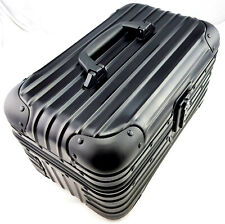 RIMOWA Topas Stealth Beauty
