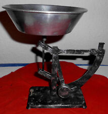 Alte dekorative Briefwaage mit