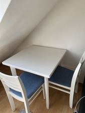 Esstisch mit 2 Stühlen