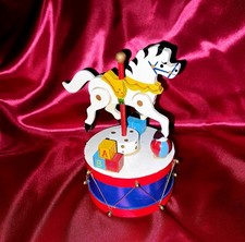 Holz Spieluhr Karussellpferd