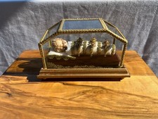 Fatschenkind in Glasvitrine • Klosterarbeit • Wachs & Goldborte • Devotionalie