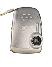 Fujifilm Unterwasserkamera FinePix XP10 wasserdicht 12 MP HD‑Video 5x Zoom