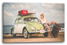 Wandbild Auto Käfer mit Frau am Strand