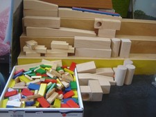 Konvolut Holzbausteine natur und farbig  "Gebraucht"(002)