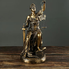 Griechische Figur der Justitia