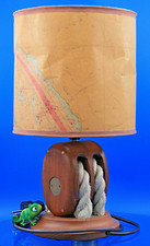 Tischleuchte aus Holz mit Seil H:37cm Maritim extravagant Antike Lampe mit Karte