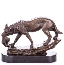 Bronzeskulptur eines Wolfes mit Welpen auf Marmorsockel nach Lecourtier