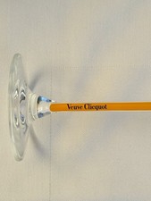 6 VEUVE CLICQUOT CHAMPAGNER