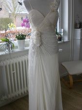 langes , schönes Brautkleid