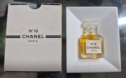 Bakelit parfum 1 - nr., 19