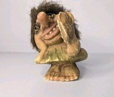 NY Form Troll Mädchen mit