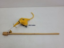 Spielzeug Maus fängt Käse