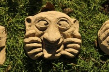 Steingesicht  Zunge Steinfigur