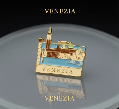 Vintage souvenir pin - vintage,