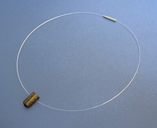 Schwarzer Turmalin Anhänger und 45 cm Kunststoff Halsreif mit Drehverschluss