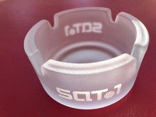 SAT 1  Aschenbecher Glasaschenbecher Tischaschenbecher Milchglas Rund 7 cm TV 