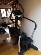 NUR ABHOLUNG: Profi Technogym Excite 1000 Stepper SP Black LED (Self Powered!)