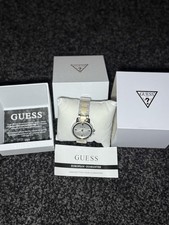 Elegante Guess SPIRAL (neu)