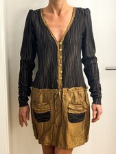 Neues Kleid mit dem Etikett