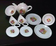 Filly Mini Puppen Stube Haus Geschirr Teller Tasse Schüssel Kaffeekanne Plastik 