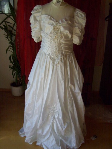 Brautkleid ungetragen -  ,