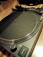 TechniSat Direct Drive Hybrid Turntable