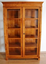 Stilvolle Biedermeier Vitrine aus Kirschholz vom Hersteller nach Maß - Retroles