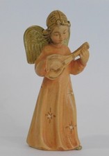 Kleine detailliert geschnitzte