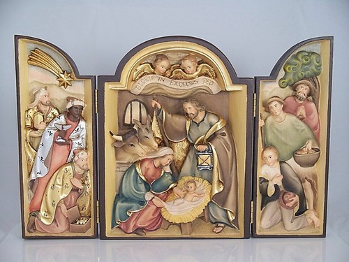 Holzschnitzerei flügelaltar - holzschnitzerei,